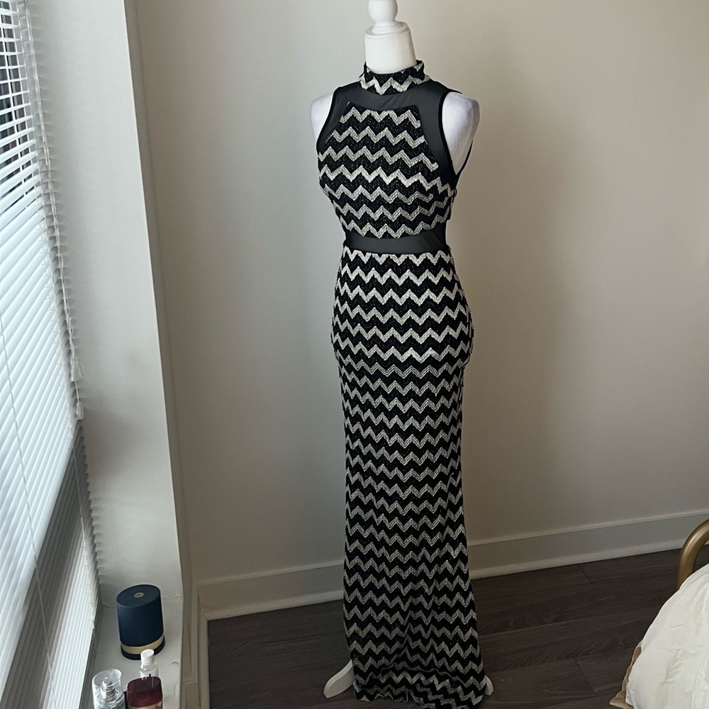 Sleeveless Black and White Mesh Gown